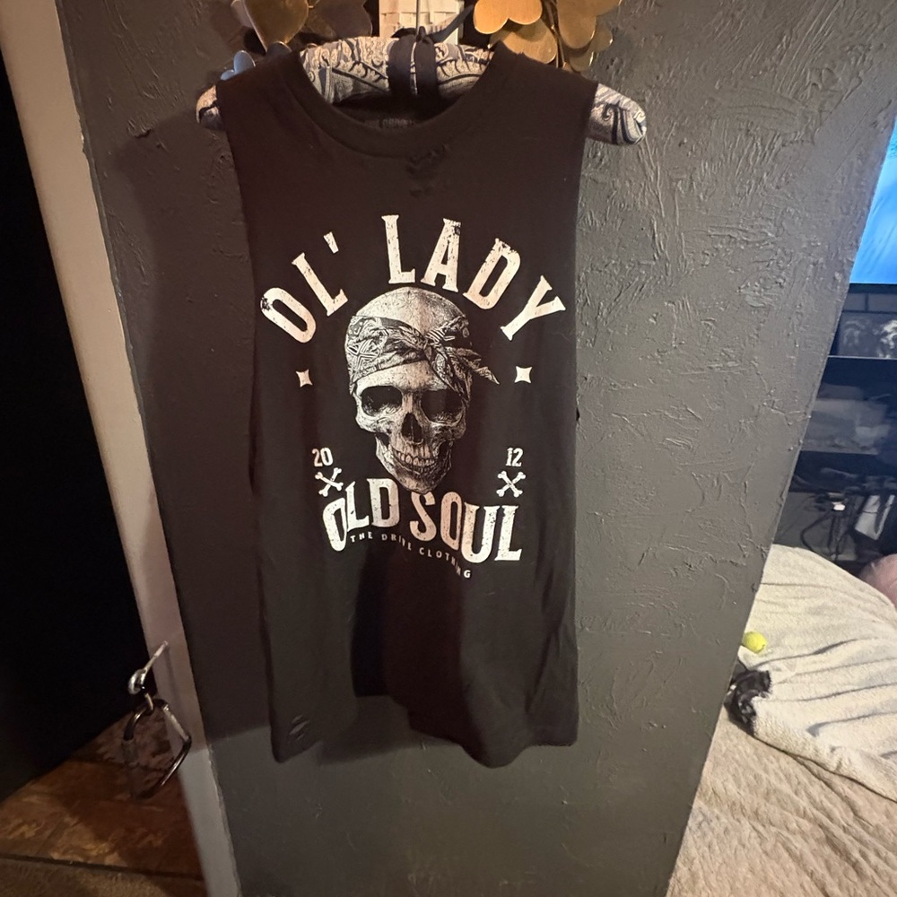 Ol' Lady Old Soul Graphic Tank Top - Black